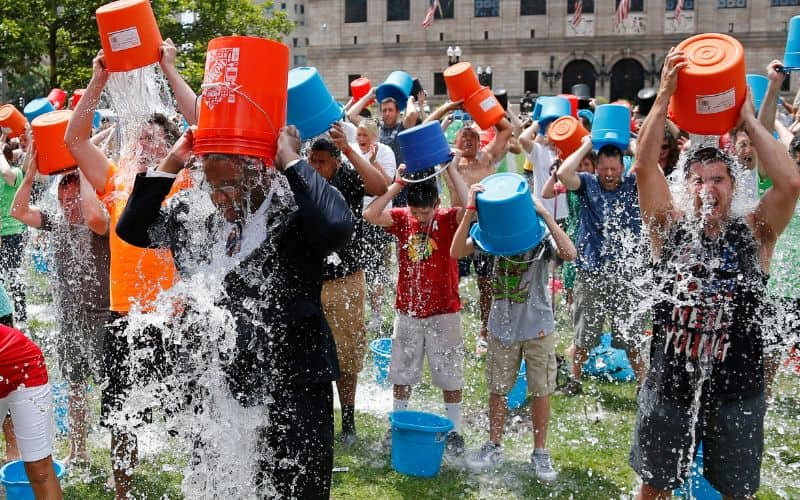 Viral Content Marketing của ALS Ice Bucket Challenge