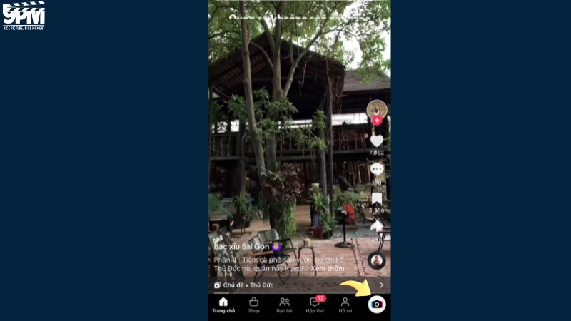 Bấm chọn biểu tượng camera trên TikTok