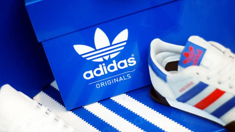 Giá bán cao của Adidas tạo ra sự cạnh tranh trực tiếp