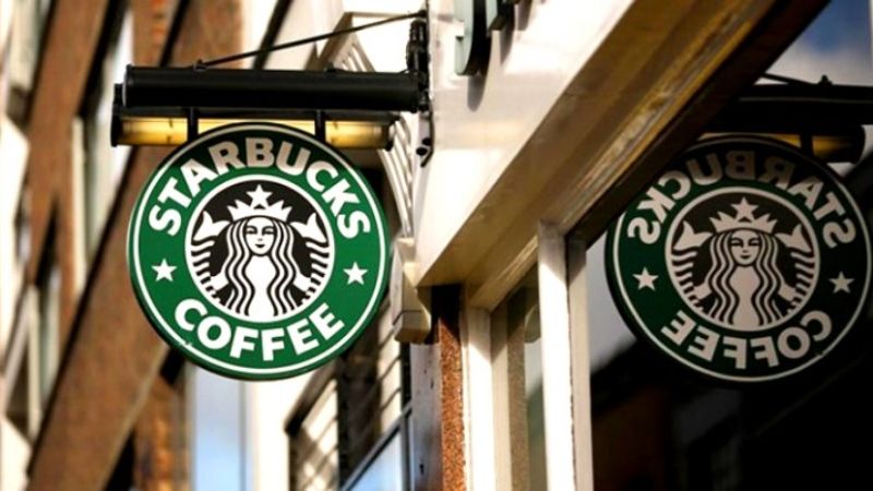 Starbucks chủ yếu phân phối sản phẩm thông qua mạng lưới các quán cà phê rộng khắp