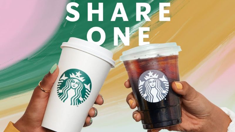 Starbucks sử dụng nhiều chiến lược quảng bá đa dạng để tương tác hiệu quả với khách hàng và các bên liên quan