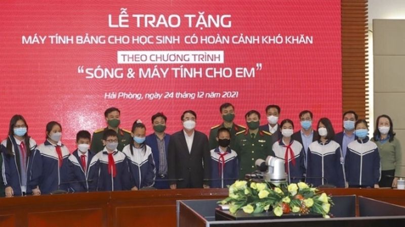 Viettel thường xuyên đóng góp hàng tỷ đồng vào các chương trình hỗ trợ cộng đồng